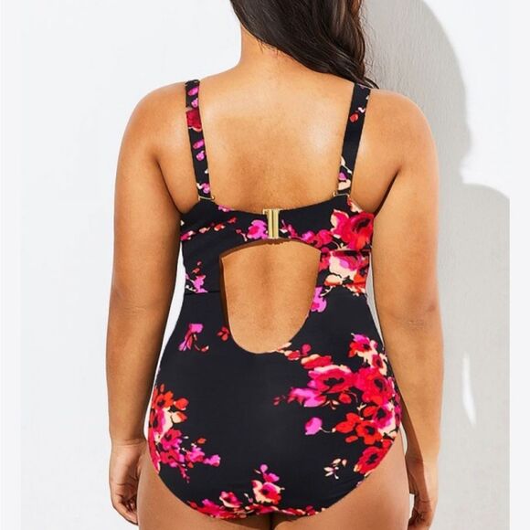 NWT One Piece Swimsuit. Size Medium. Floral. Meet Curves! - Picture 6 of 7
